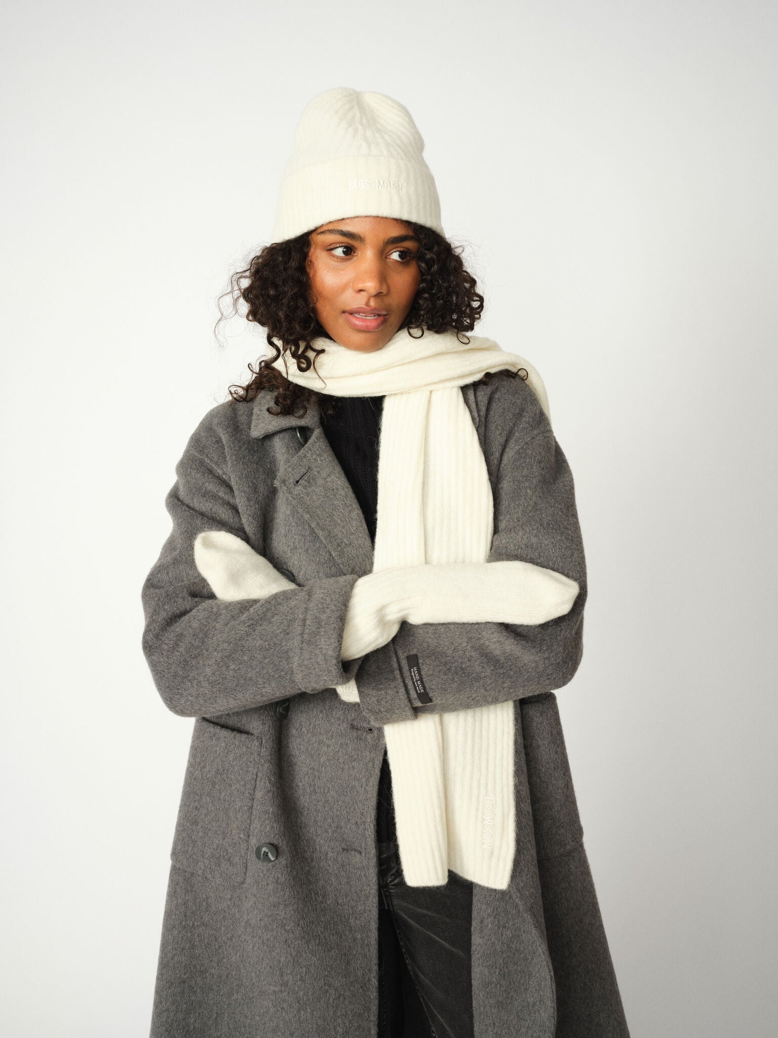 Modelshot / Ecru / Detail